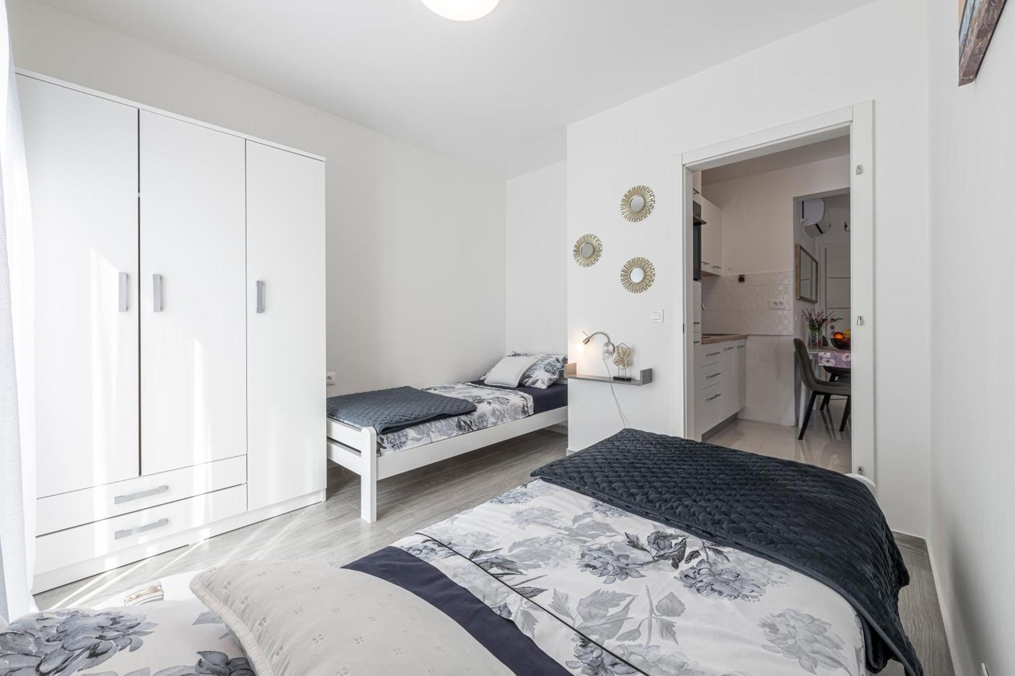 Apartments Kiki مْليني المظهر الخارجي الصورة